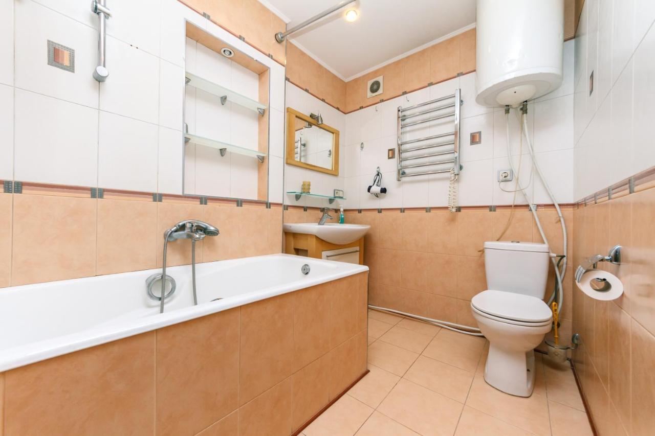 Apartment on Kreshchatik st, 17 Kiew Exterior foto
