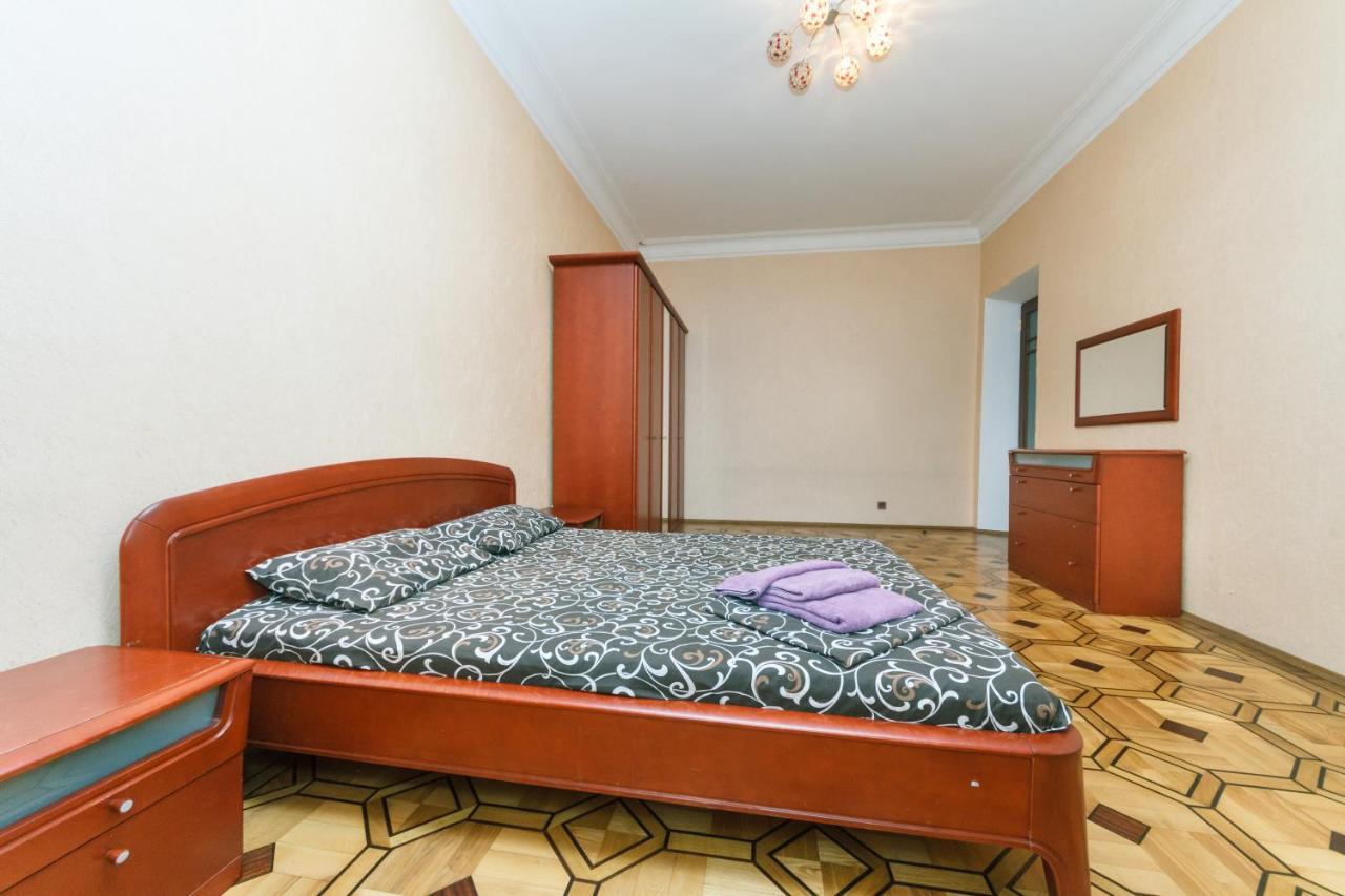 Apartment on Kreshchatik st, 17 Kiew Exterior foto